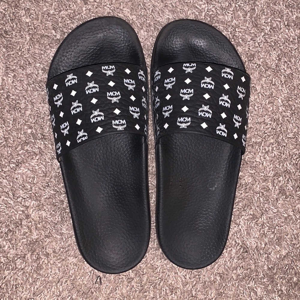 Authentic MCM Classic Visetos Slides